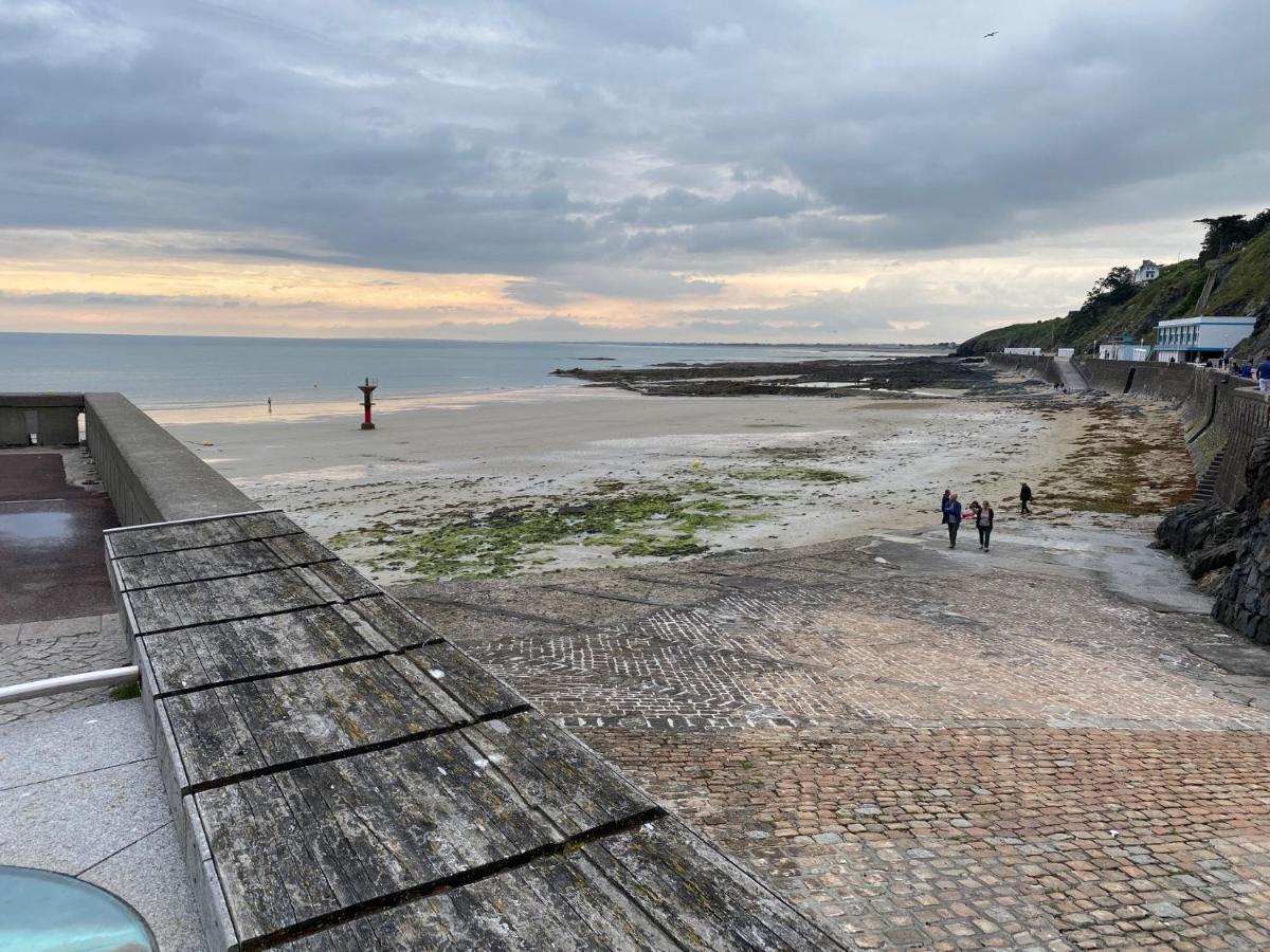 Location Granville à 50m de la mer  Extérieur photo